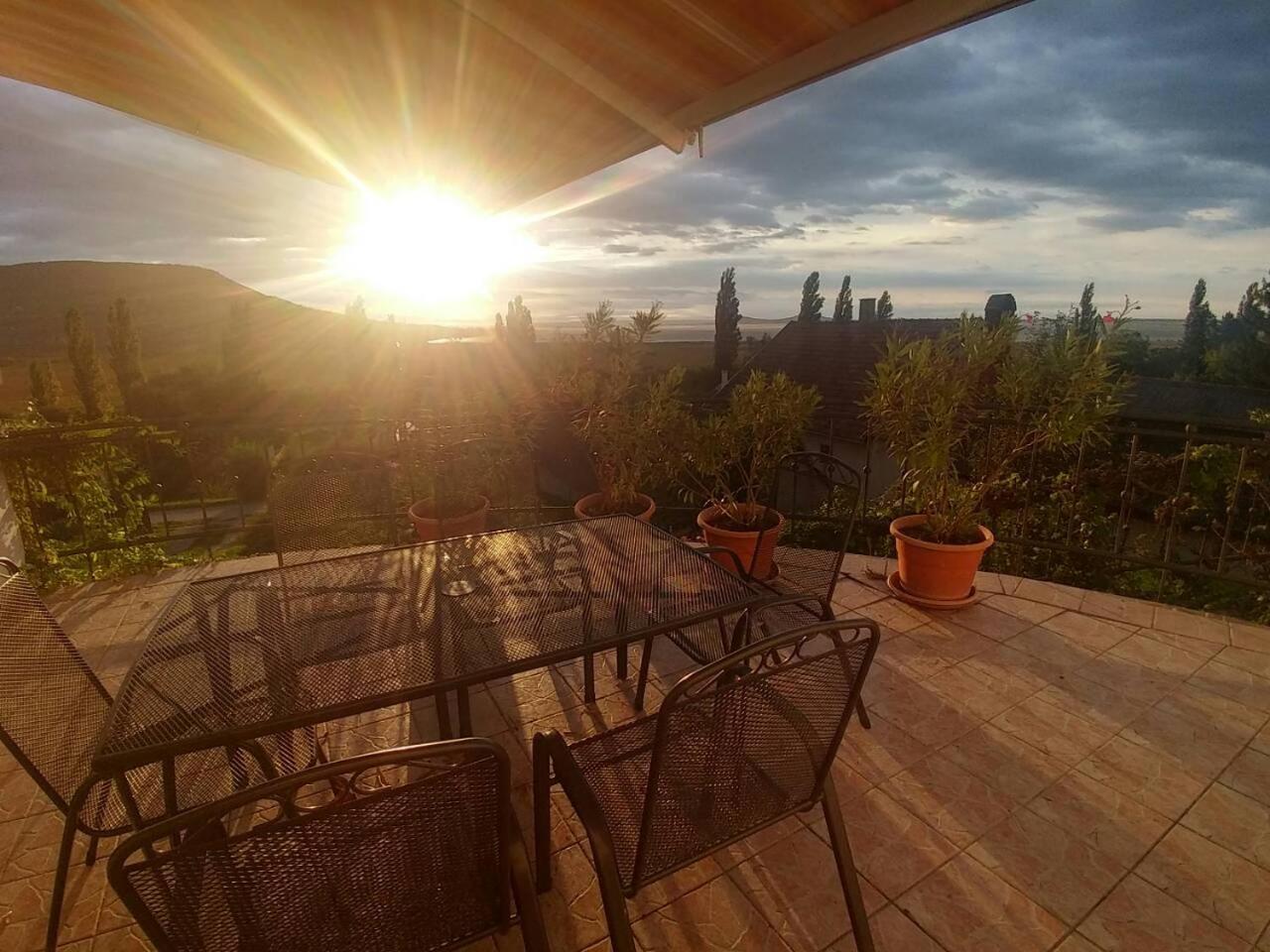 Szigligeti Panorama Apartmanhaz Buitenkant foto
